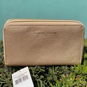 NWT Adrienne Vittadini Dual zip Pocket Wallet